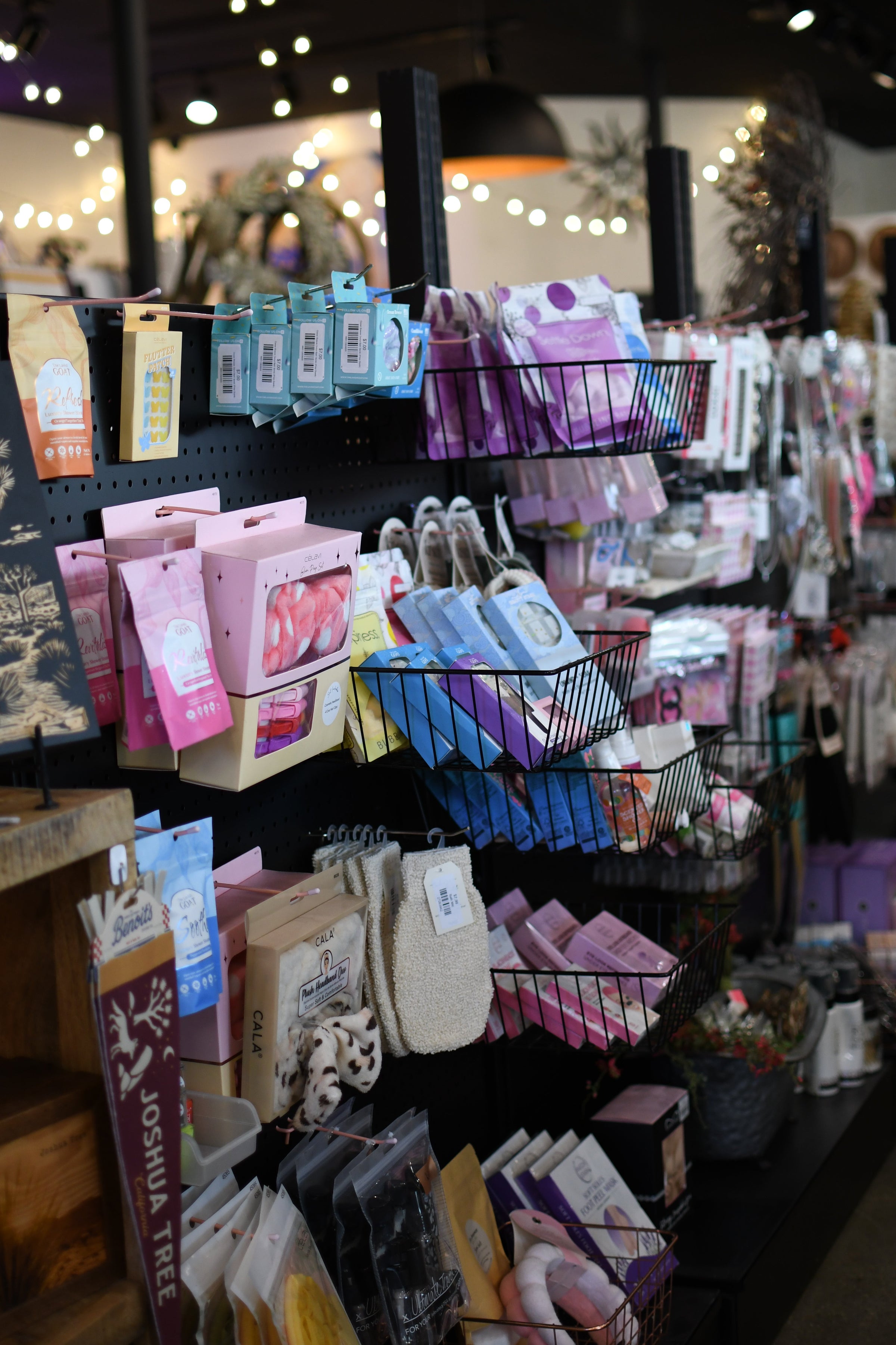 Online Stationary and Gifting