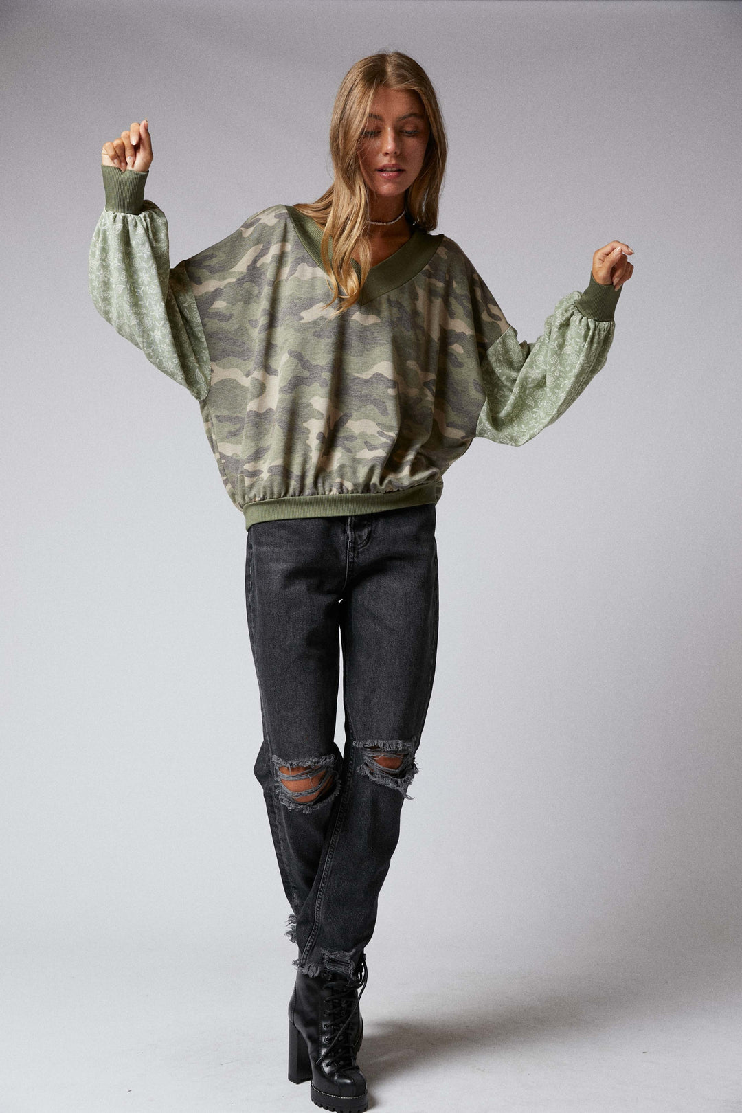 Long Sleeves V-Neck Top