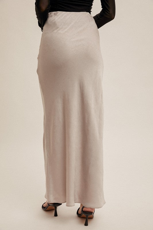 CRINKLE TEXTURED MAXI SKIRT