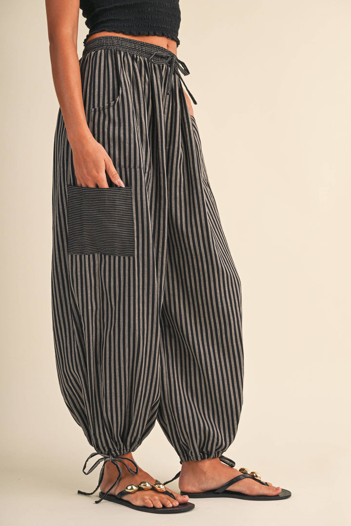 STRIPED DOUBLE GAUZE BALLOON PANTS