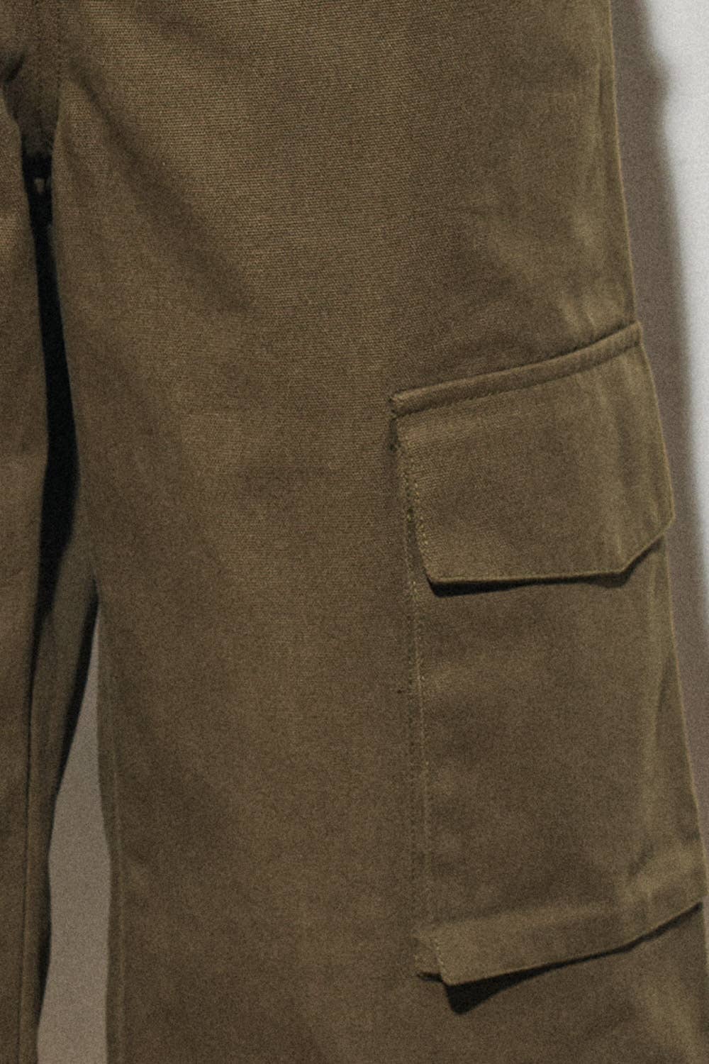 WOVEN BERMUDA CARGO SHORTS