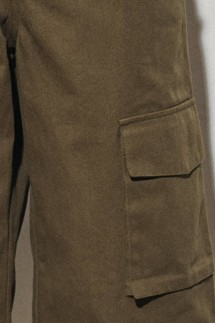 WOVEN BERMUDA CARGO SHORTS