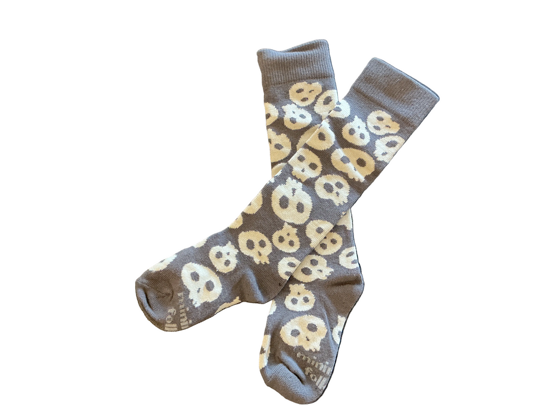 Skulls all over socks