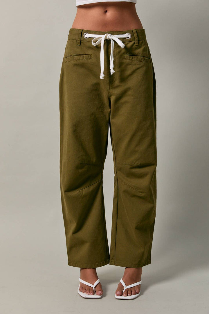 EYELET DETAIL BARREL JEANS