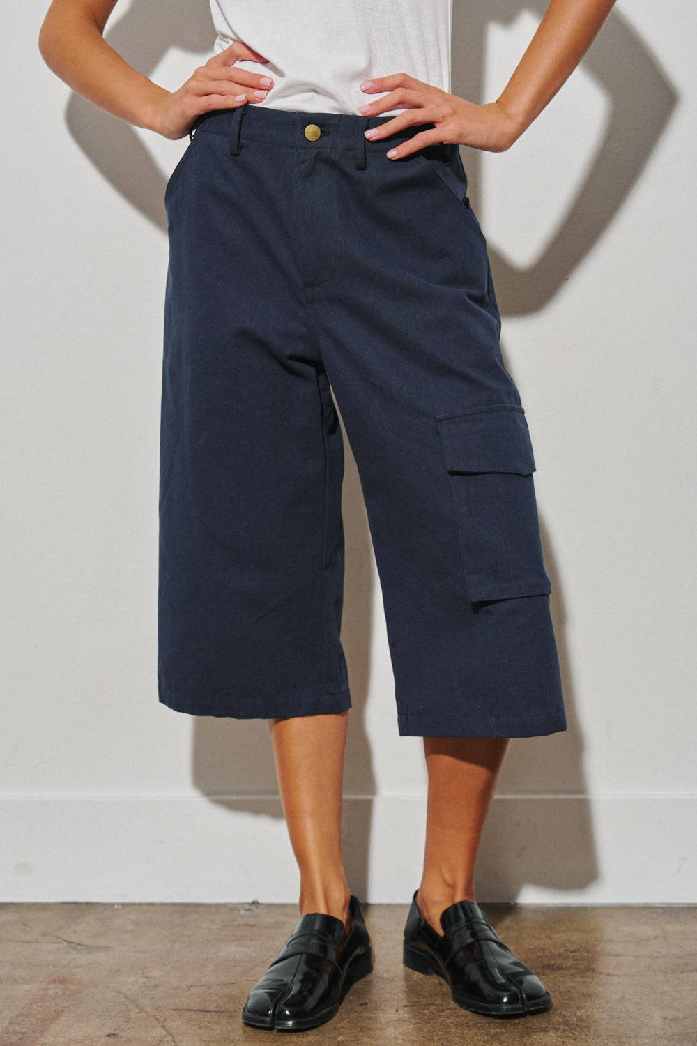WOVEN BERMUDA CARGO SHORTS