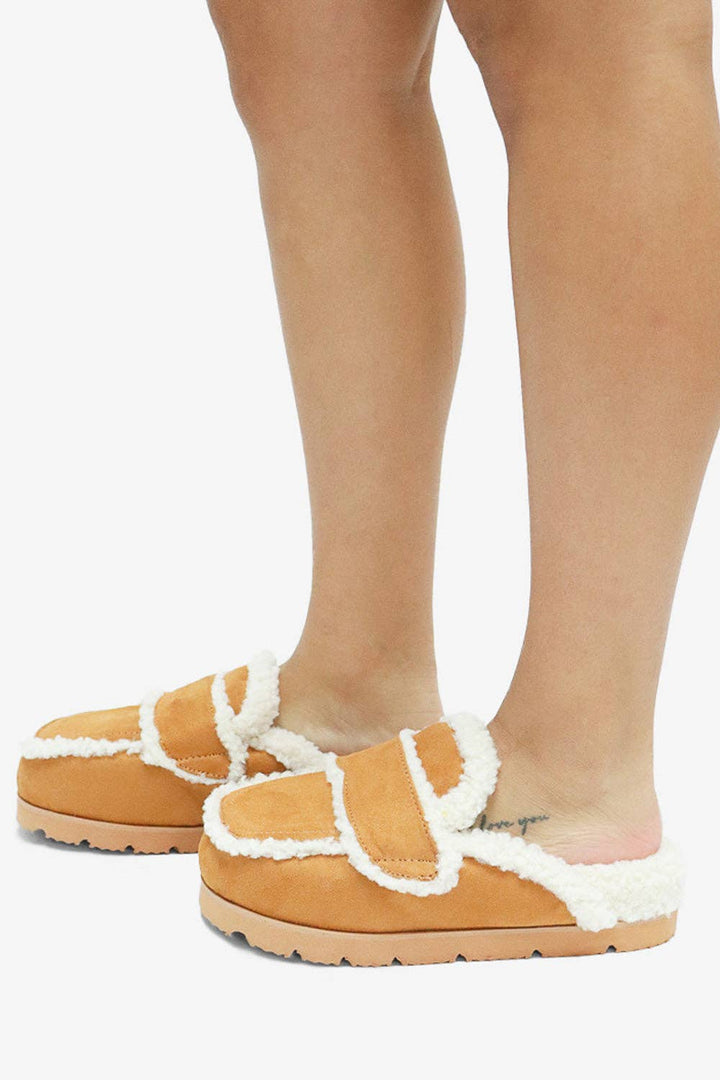 TATUM Slippers