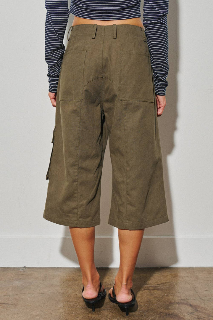 WOVEN BERMUDA CARGO SHORTS
