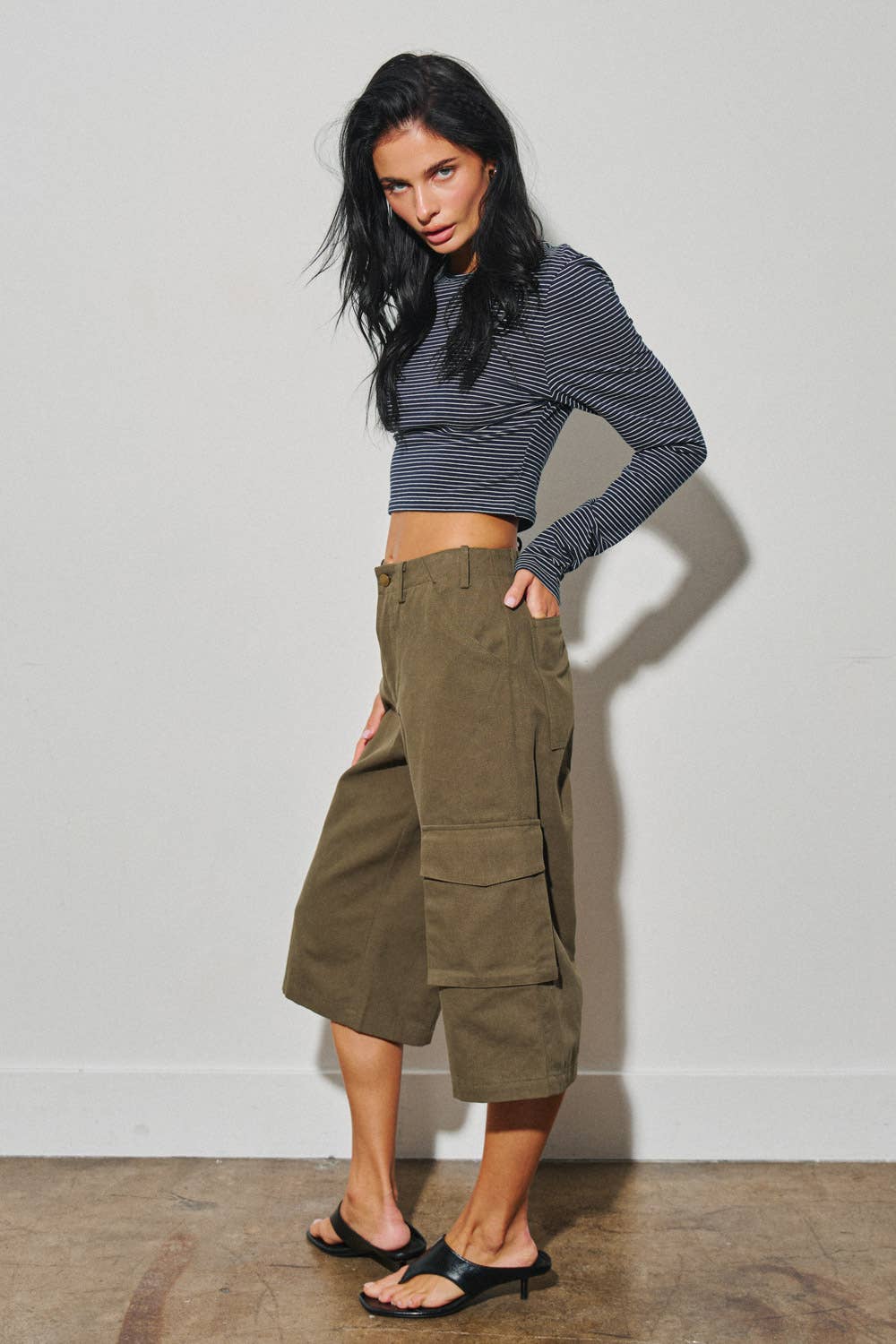 WOVEN BERMUDA CARGO SHORTS