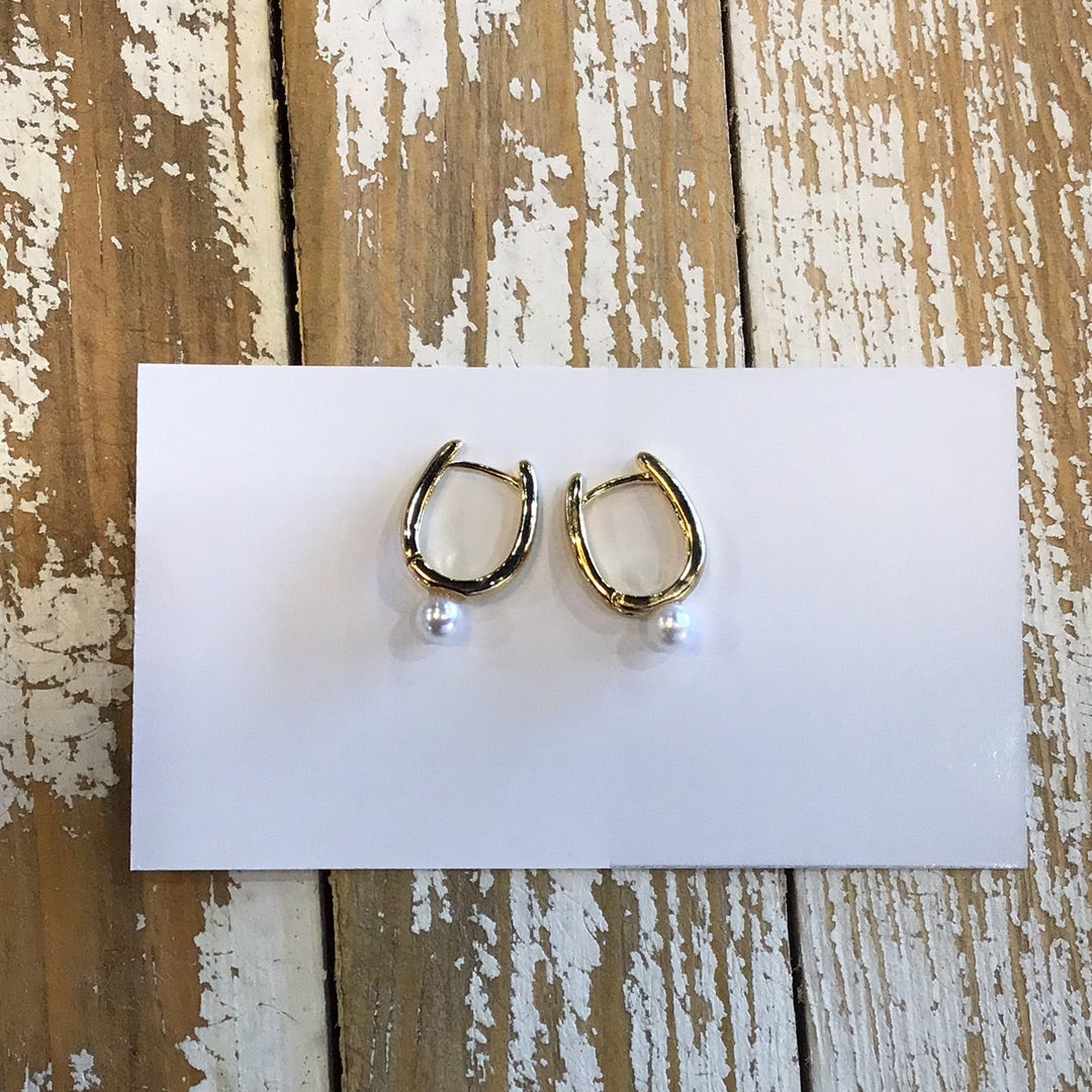 Pearl Horshoe earrings