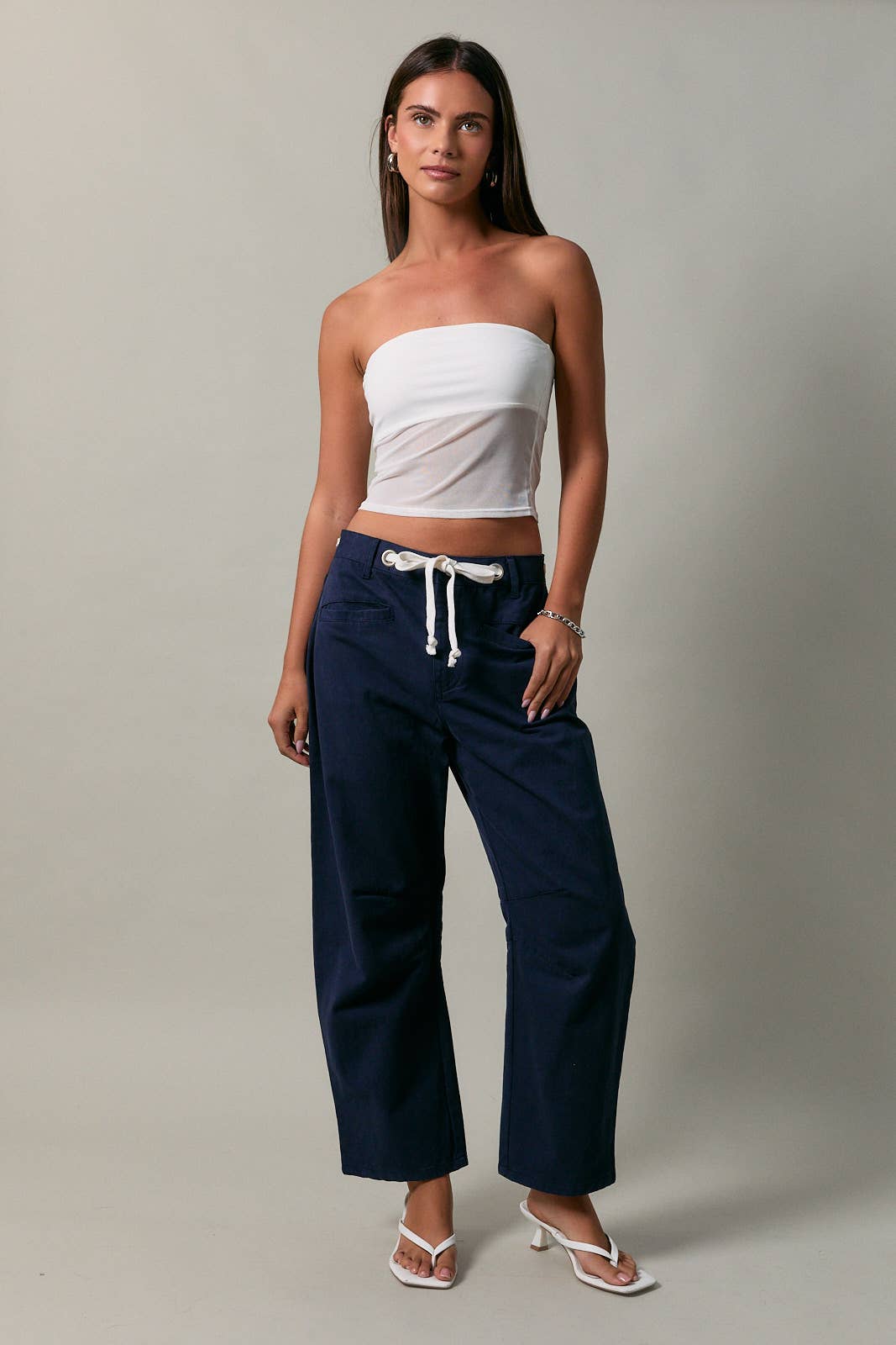 EYELET DETAIL BARREL JEANS