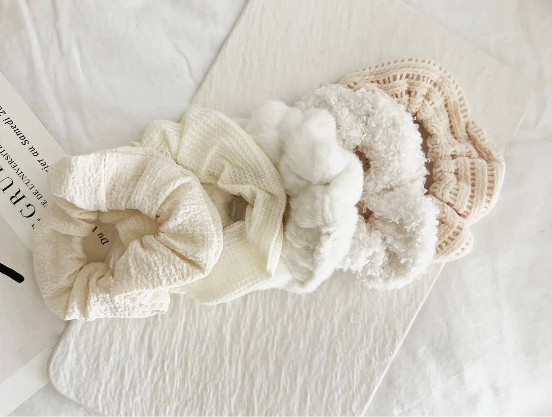 VELVET SOFT SCRUNCHIES SET