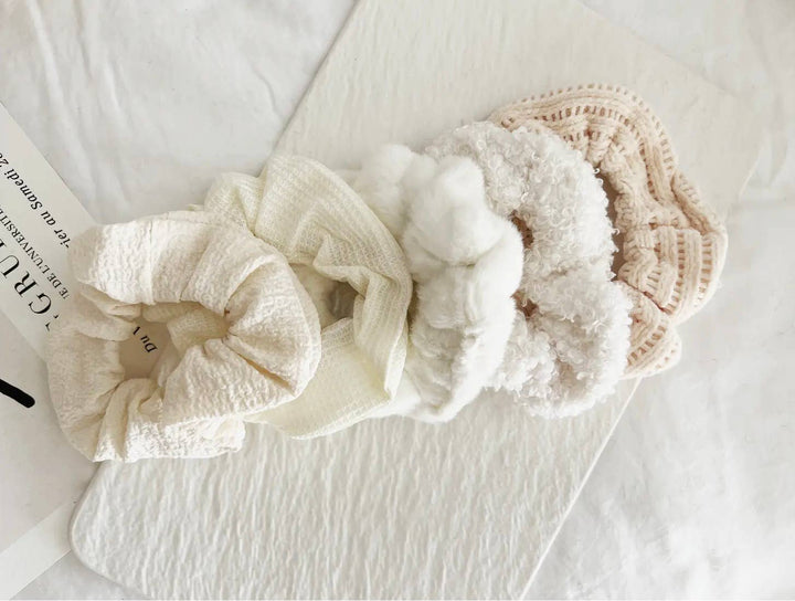 VELVET SOFT SCRUNCHIES SET