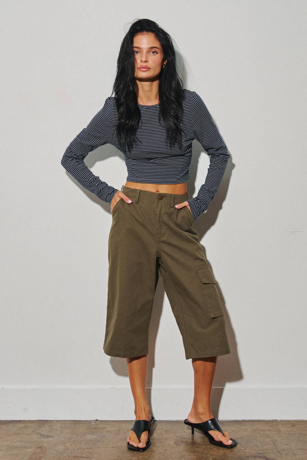 WOVEN BERMUDA CARGO SHORTS
