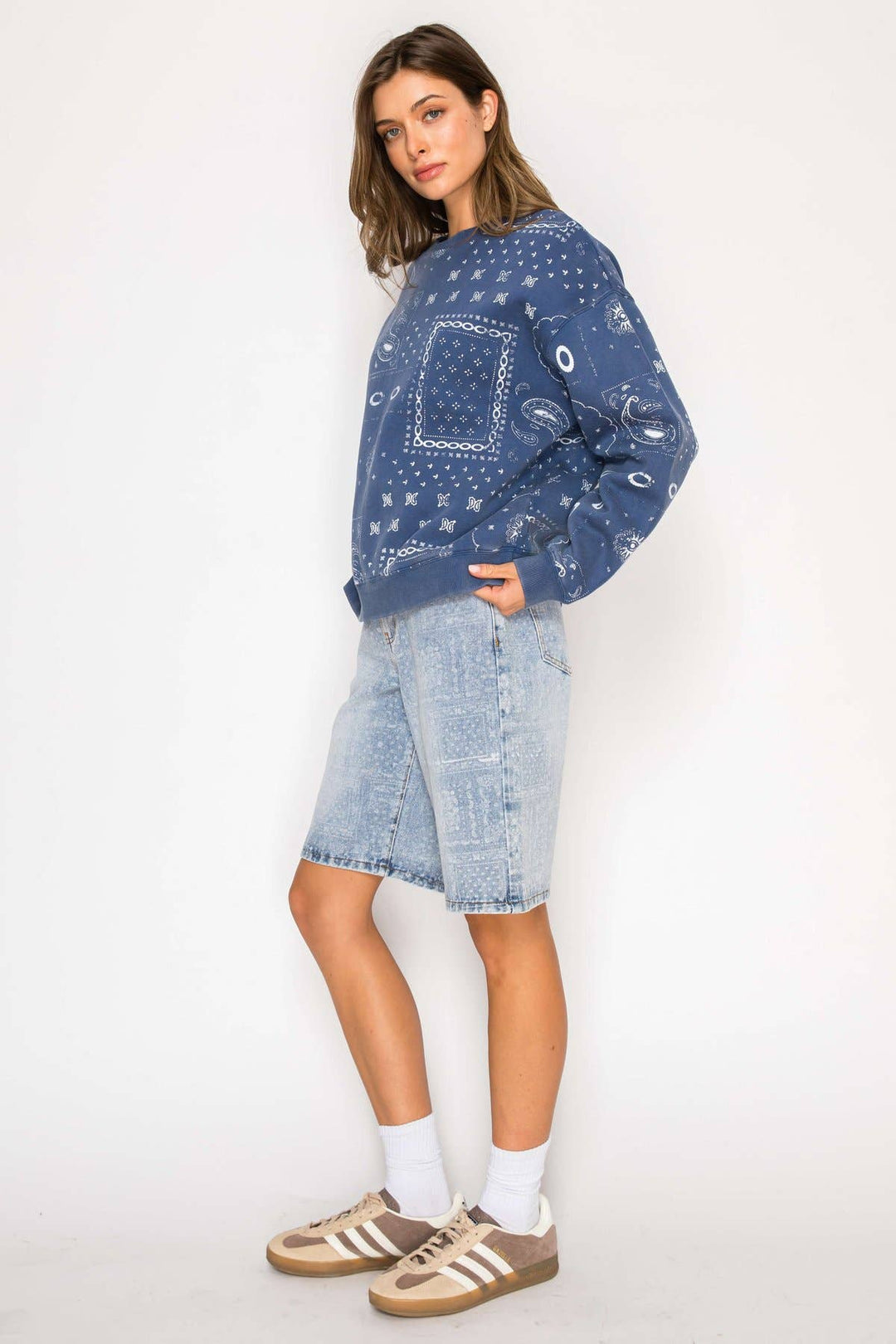 BANDANA SWEATSHIRT