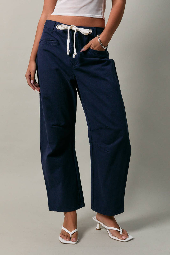 EYELET DETAIL BARREL JEANS