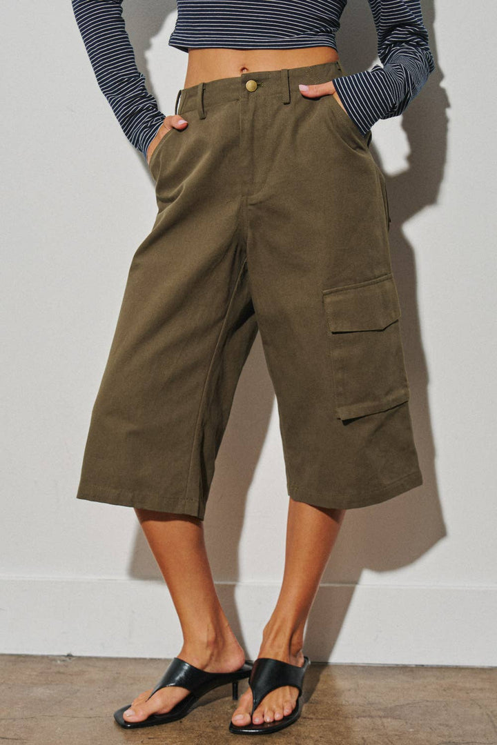 WOVEN BERMUDA CARGO SHORTS