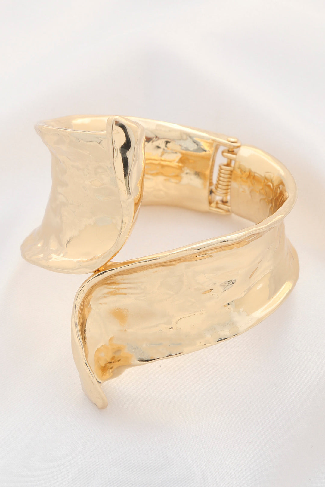 METAL OVERSIZED BRACELET
