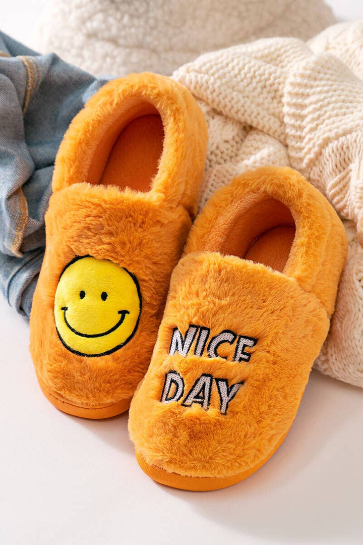 NICE DAY HAPPY FACE SLIPPER