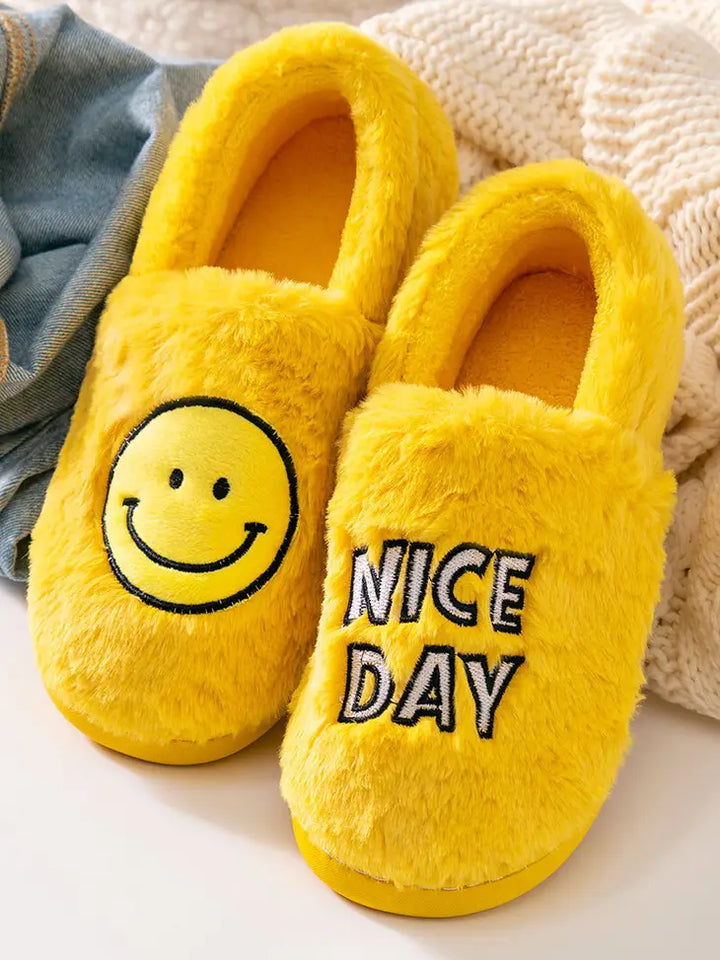 NICE DAY HAPPY FACE SLIPPER